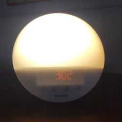 Philips SmartSleep Wake-up Light, Colored Sunrise and Sunset Simulation, 5 Natural Sounds, FM Radio & Reading Lamp. Excellent Condition 
