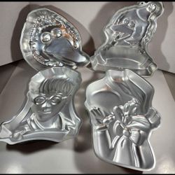 LOT OF 4 VINTAGE CAKE PANS BIG BIRD BUGS BUNNY HARRY POTTER