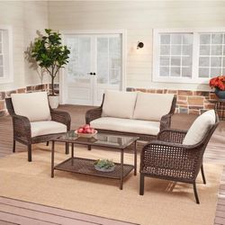 4pc Outdoor Patio Set With Cushions NEW 