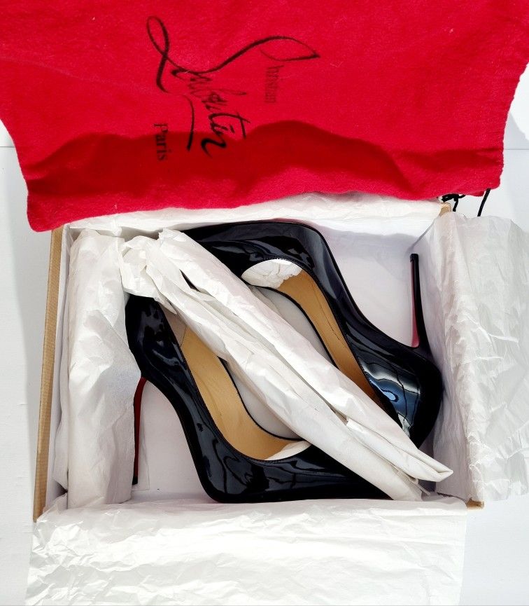 🎁 New CHRISTIAN LOUBOUTIN HEELS 🎁