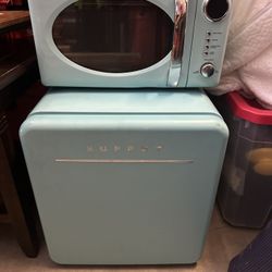 RETRO Microwave And Mini Fridge 
