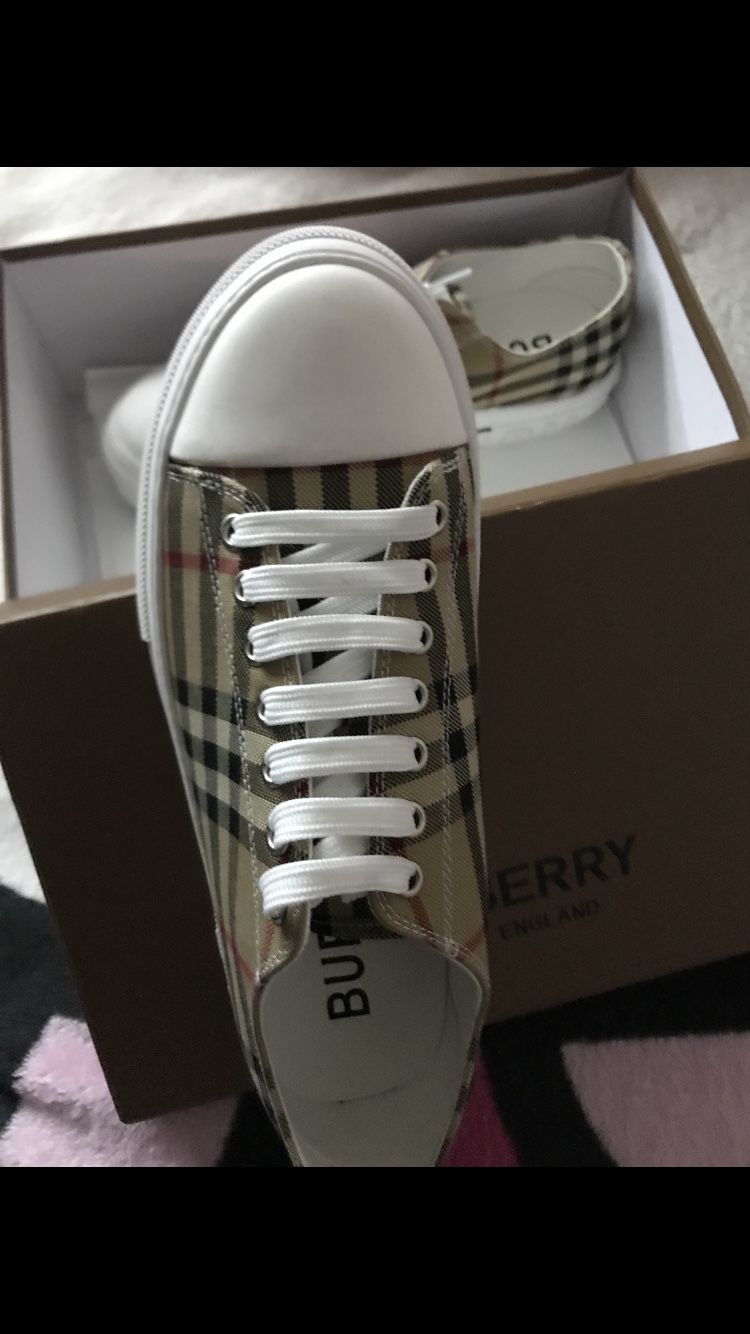 burberry shoes never worn new