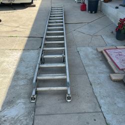 32 Foot Aluminum Ladder 