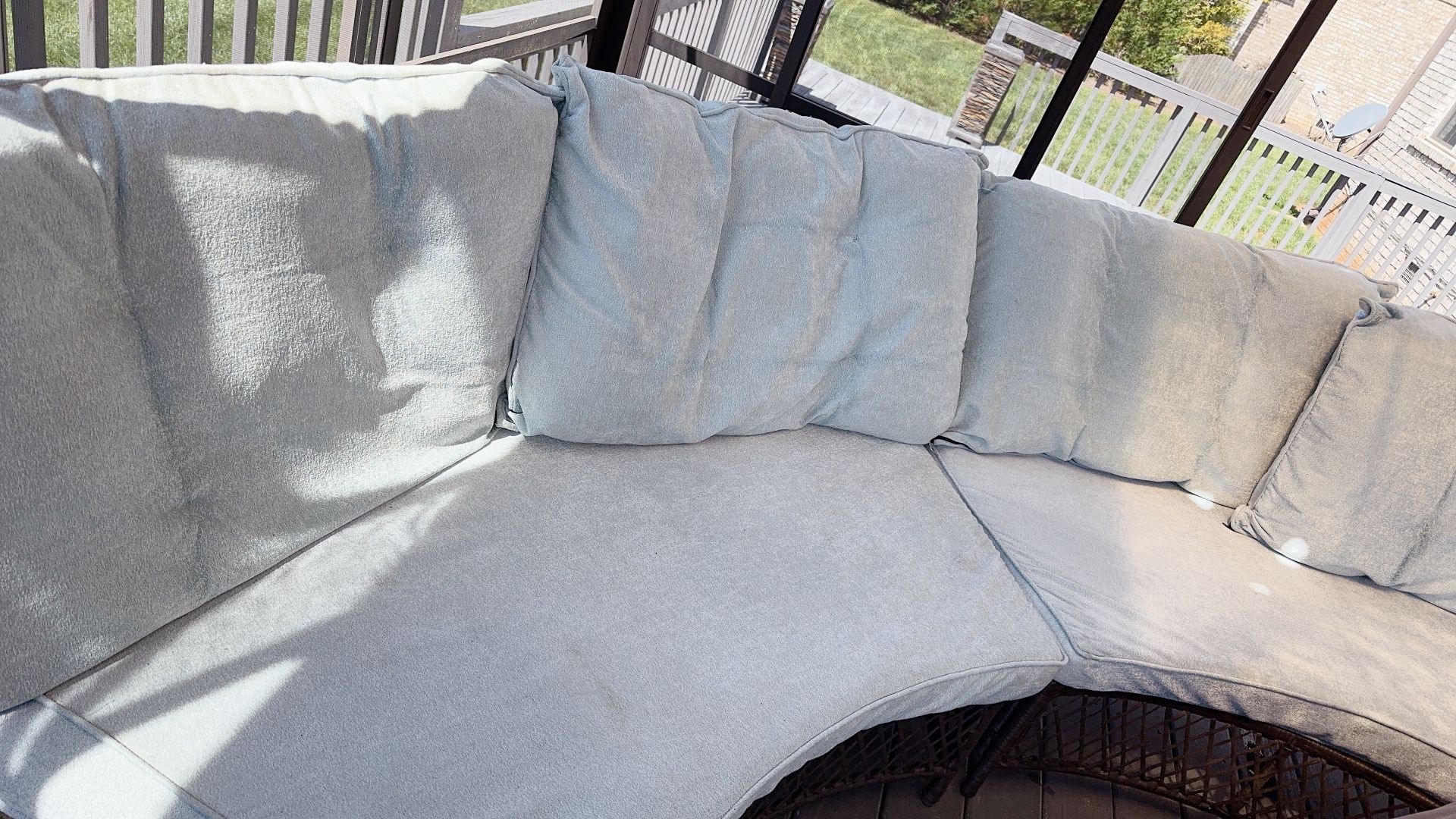 Beautiful Curve Patio Set