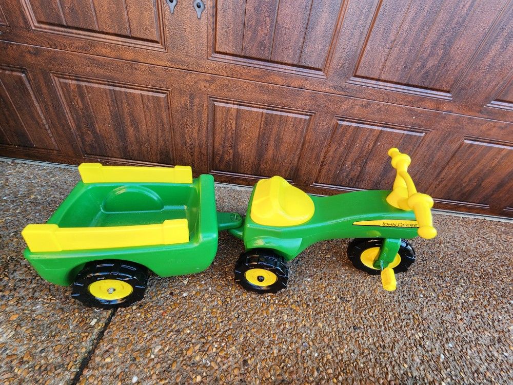 *** JOHN DEERE PEDAL CAR W/ WAGON ***