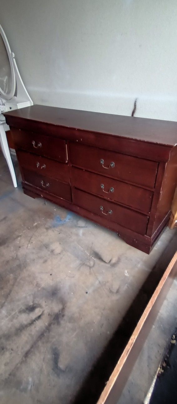 Dresser