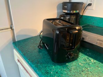 Black, 2-slice toaster