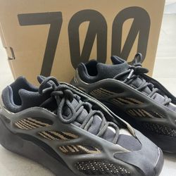 yeezy 700 v2