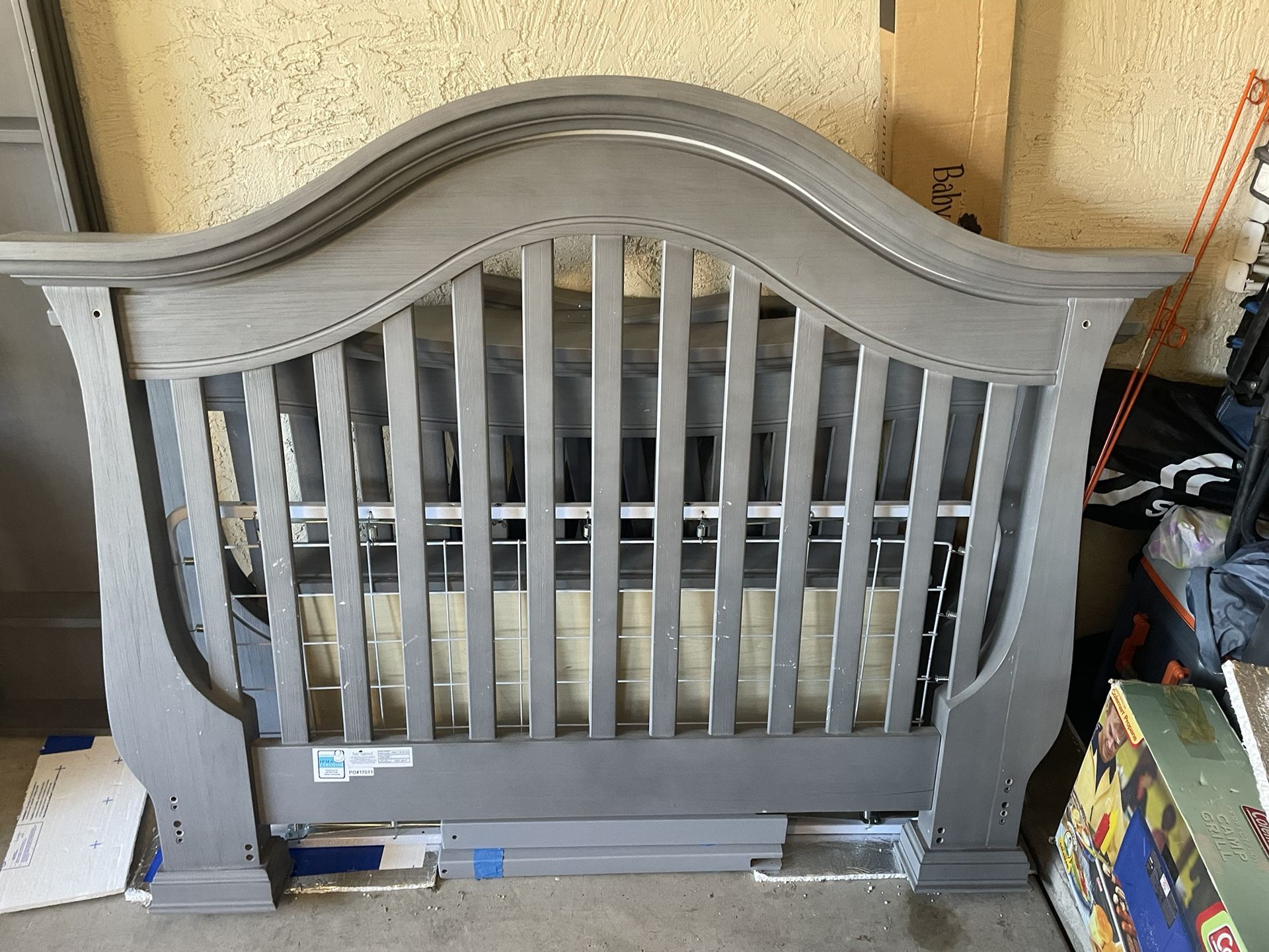 Baby Appleseed Davenport Crib With Toddler Rails