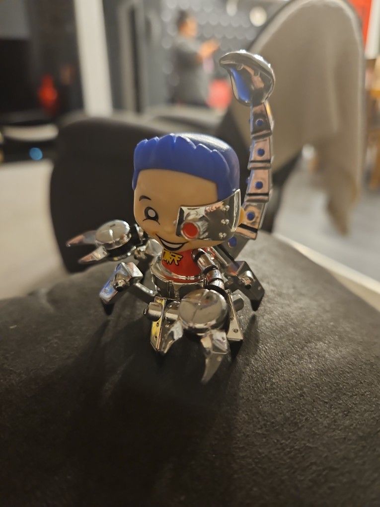 Chase FGTeeV Series 3 Boss Scorpio rg 3" Figurine