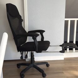Gaming Chair with full recline and foot rest
