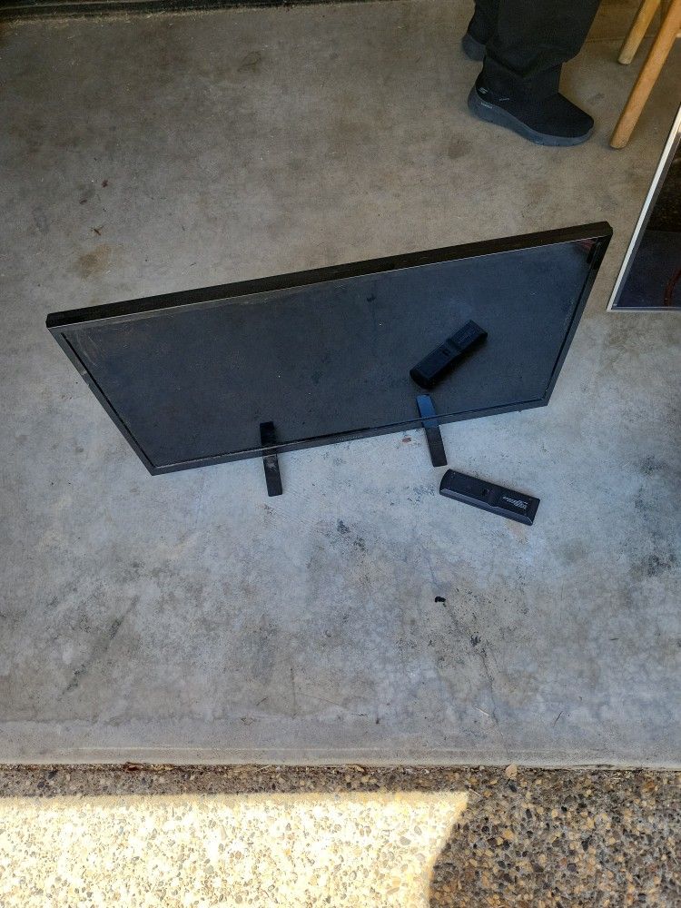 Insignia Tv 35"