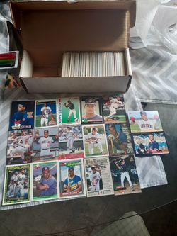 Over 600 Manny Ramirez Rookie cards $200 (ALL IN MINT CONDITION)