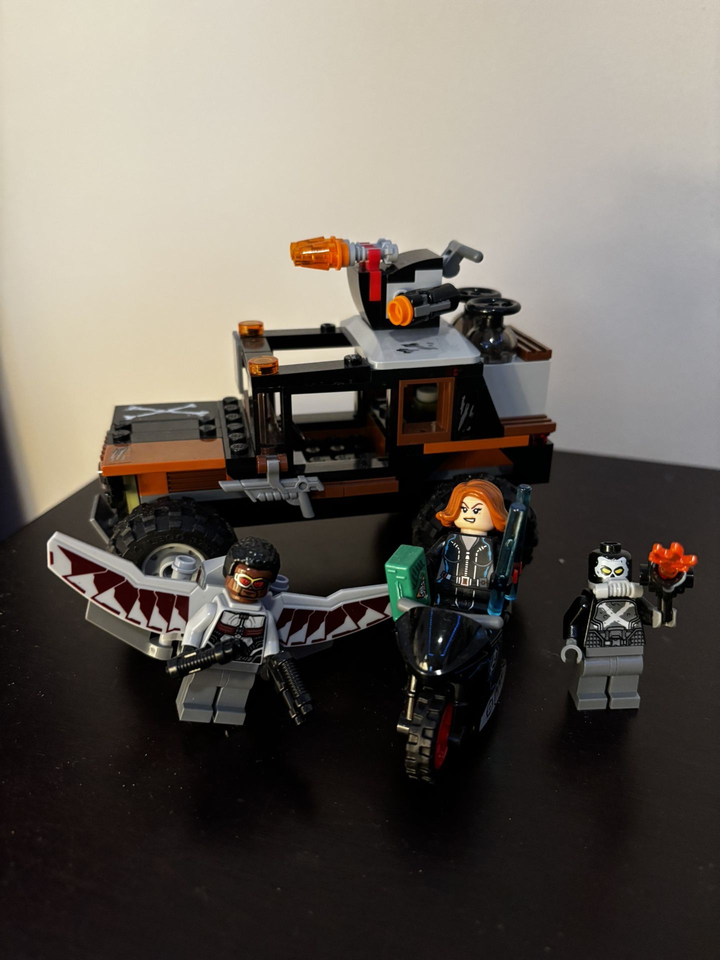 LEGO Captain America Civil War Crossbones’ Hazard Heist