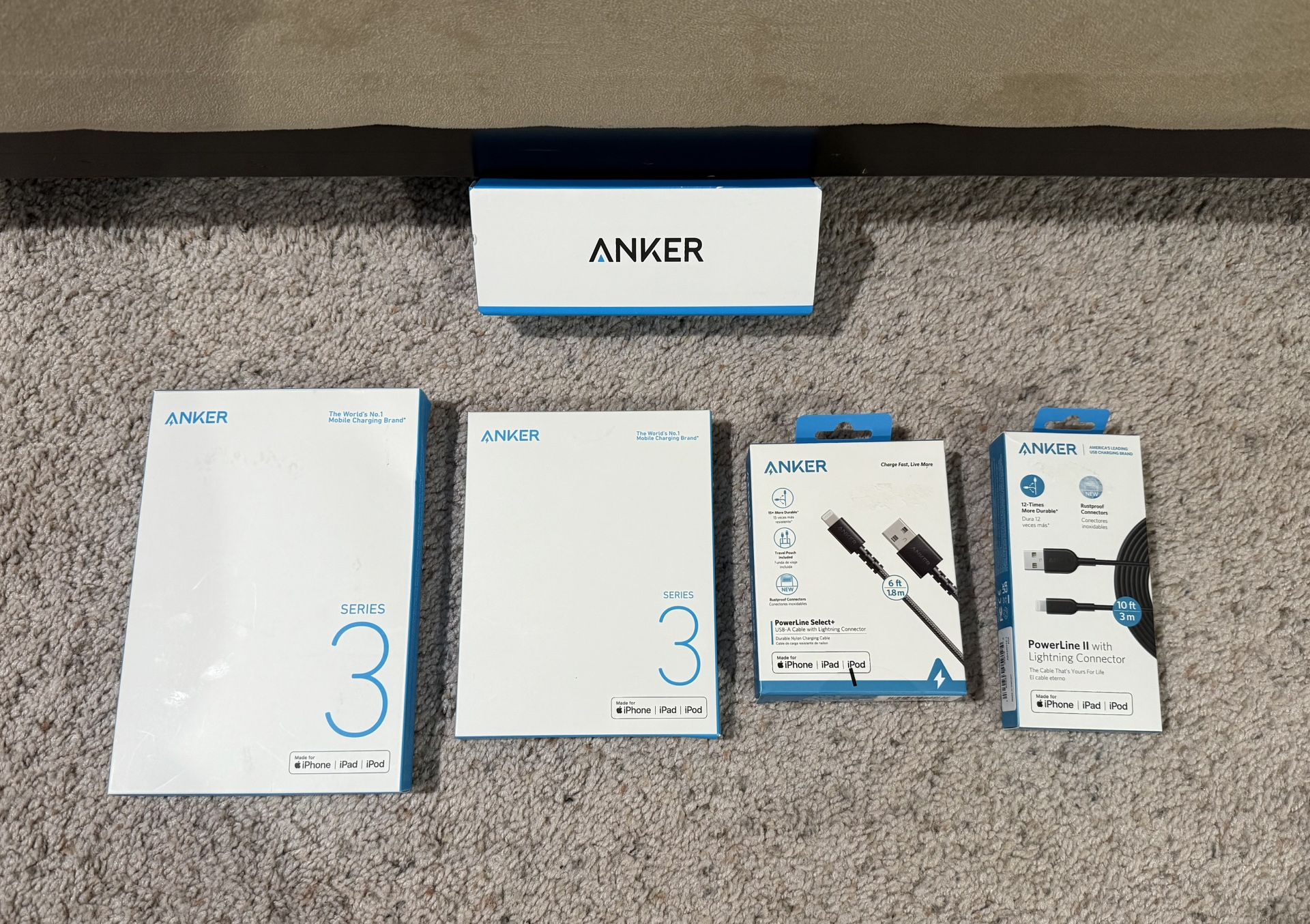 iPhone/iPad/iPod Charging cords/Portable Power Bank