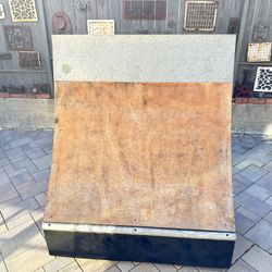 Quarter Pipes Skate Ramps