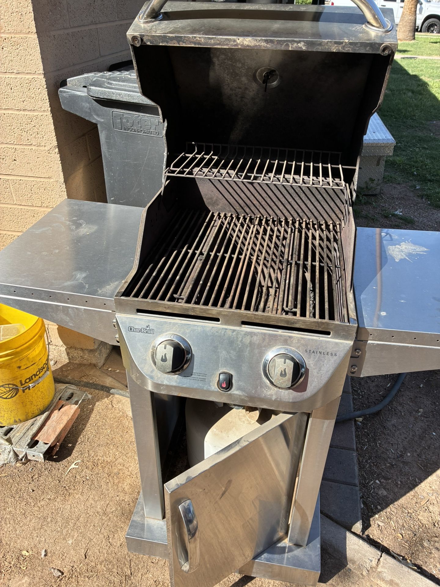 Like New Char-Broil Grill