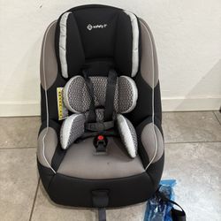 Safety 1st Guide Convertible Car Seat, Fits 3 Across, Forward Facing and Rear Facing, Chambers