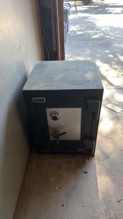 FREE AmVault Vintage Safe