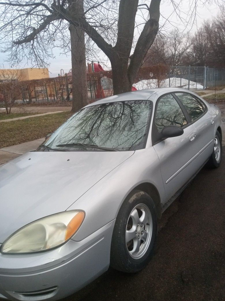 2005 Ford Taurus