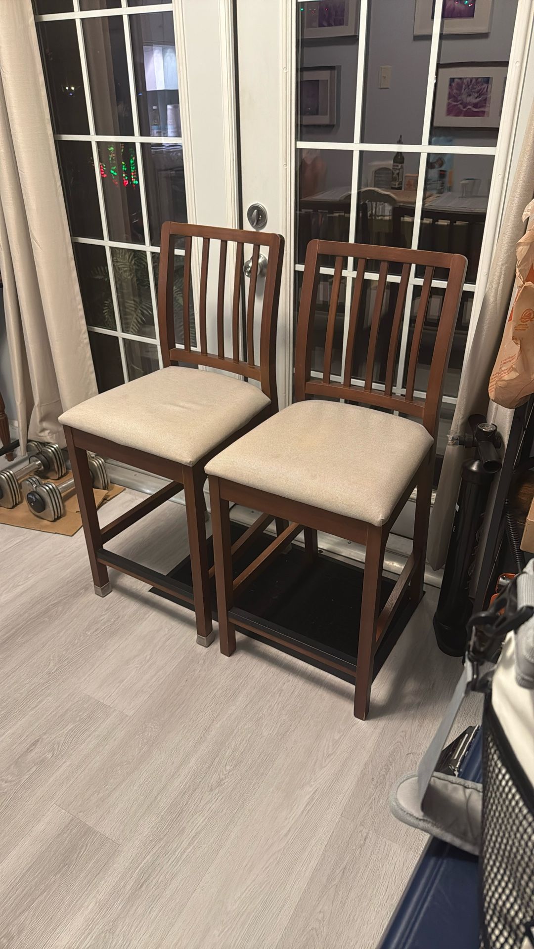 Bar Stool with Backrest