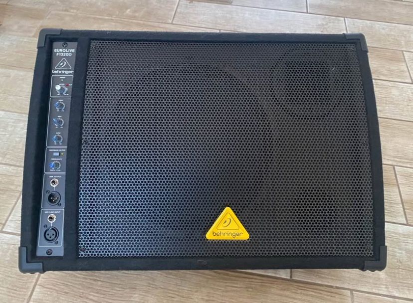 Behringer Eurolive F1320D Powered Floor monitor 