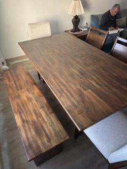 DINING TABLE