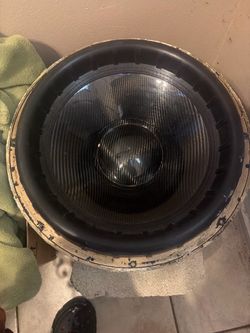 Oldest designed 18 inch shockwave vision two 5000 W RMS