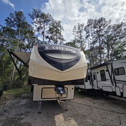 2019 Keystone Laredo 367BH – Spacious Family Fifth Wheel