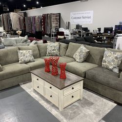 $700 Cash - Lowest Offer Accepted . 