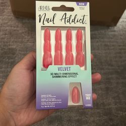 False Nails 