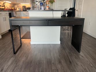 Computer desk
