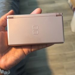 Pink Nintendo DS Lite