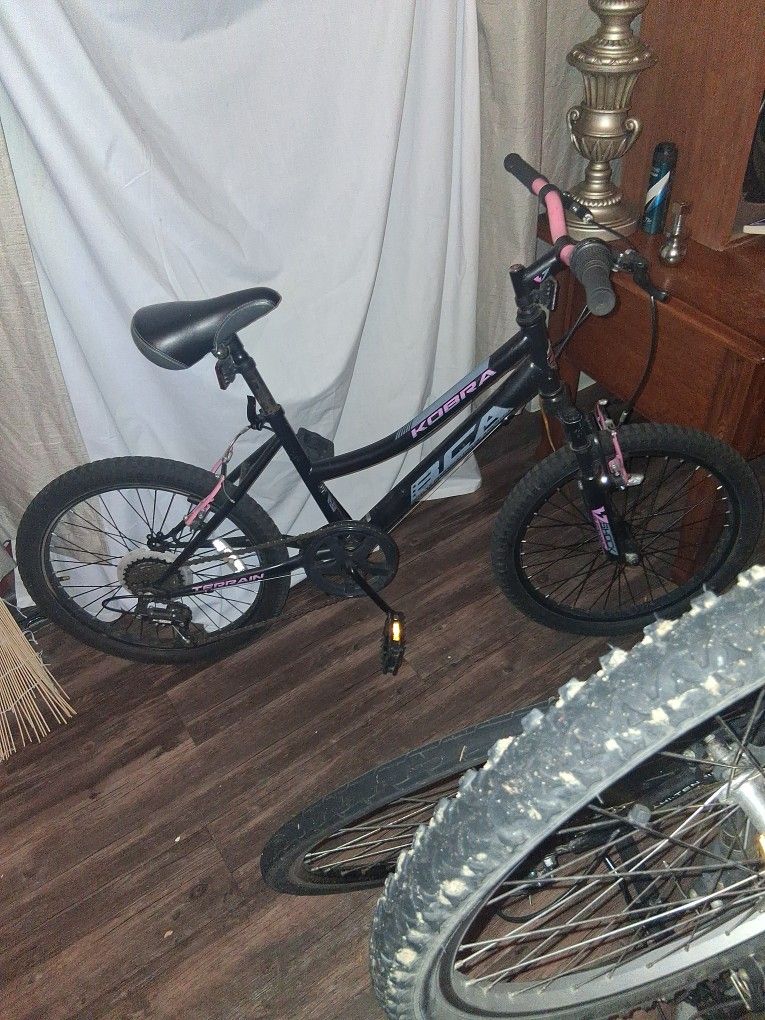 Girls Bike Used But Very Nice!!