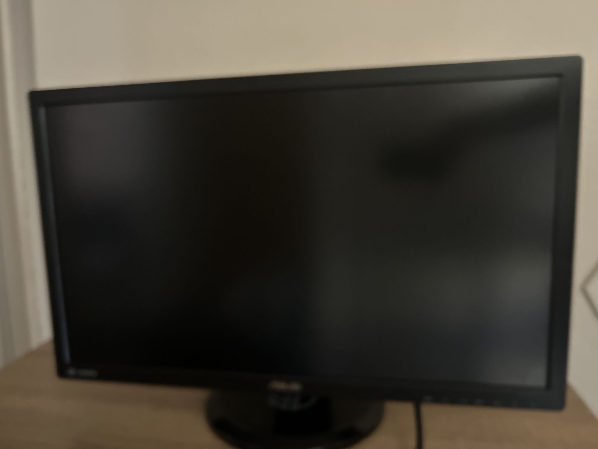 ASUS 25IN TV 60HZ