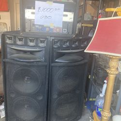 Dj  Equipment With 4 15S
