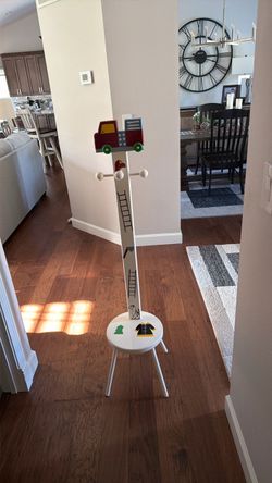 Kids coat rack with seat