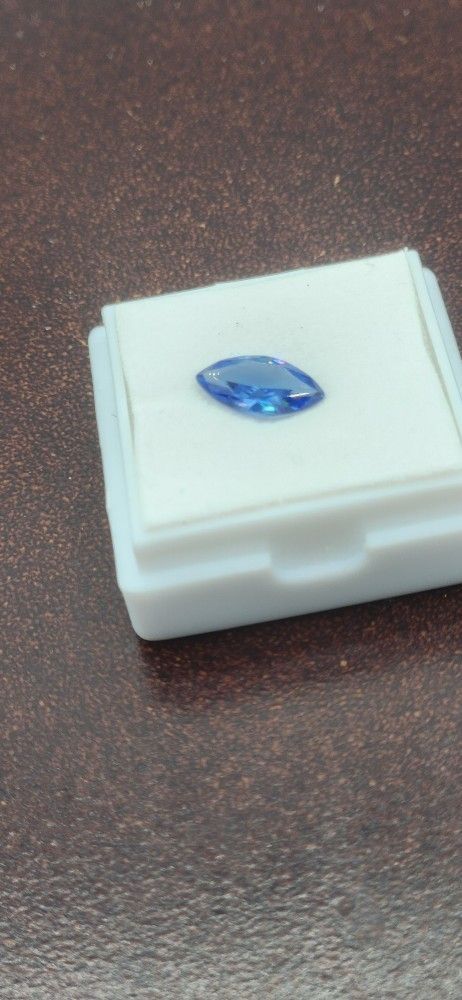 1.0 CT Natural Blue Sapphire | Cut Loose Gemstone. Treatment: Heating. Certification Card Included.