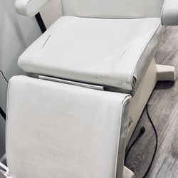 Electric beauty treatment bed
