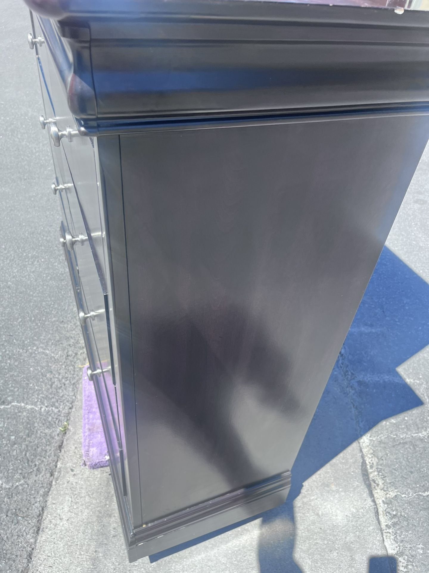 2 Bed Dressers With A Mirror