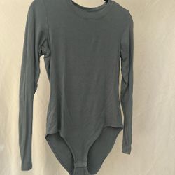 Green, long sleeve bodysuit size large