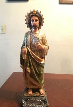 HERMOSO SAN JUDAS CON MUCHÍSIMO DETALLE OJOS DE CRISTAL Y PESTAÑAS HECHO EN 🇲🇽 MEXICO MIDE 15 “ INCHES DE ALTO