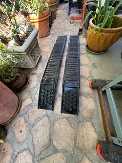 Folding steel ramps 6 1/2 ft long