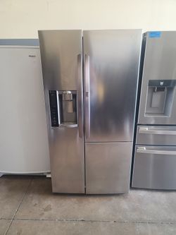 LG STAINLESS STEEL SIDE BY SIDE REFRIGERATOR