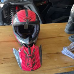 MOTOCROSS HELMET   (youth L)