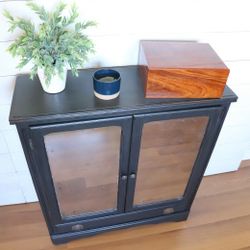 Whiskey Sideboard 2-Door Cabinet