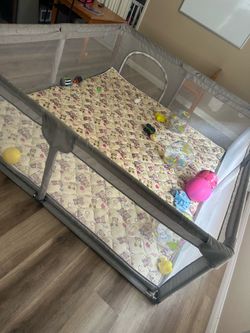 Baby playpen