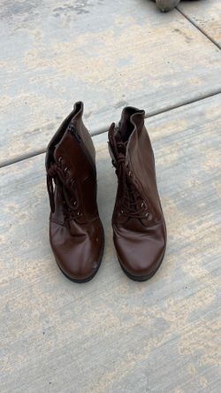 Size 9 brown boots