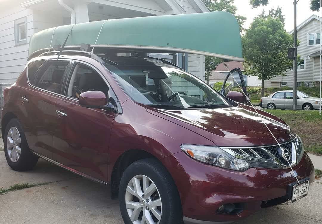 16.5 SOLID CANOE 1ST $150 TAKES IT hate to Part With it , But need Storage room for New Toys