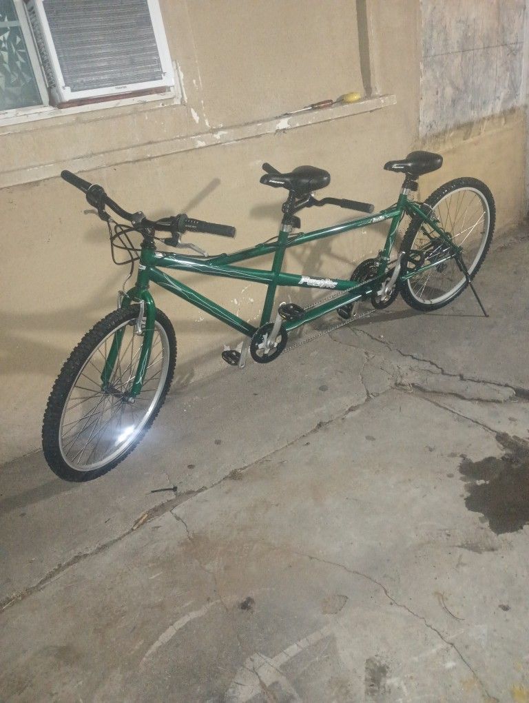 Dualie Adult Tandem Cruiser Bike Two-Rider Bicycle Men and Women 26-Inch Wheel